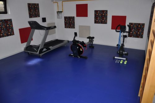 fitnessboden-jp-active-pvc-fliese-platte-geräte-kraftraum-freihantel-kurzhantel-gewichte-aerobic-trx-cardio-funktionale-zone-sport-fitness-8
