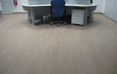 industrieboden-gewerbeboden-contract-planke-holzlook-pvc-planke-platte-büro-wohnen-10