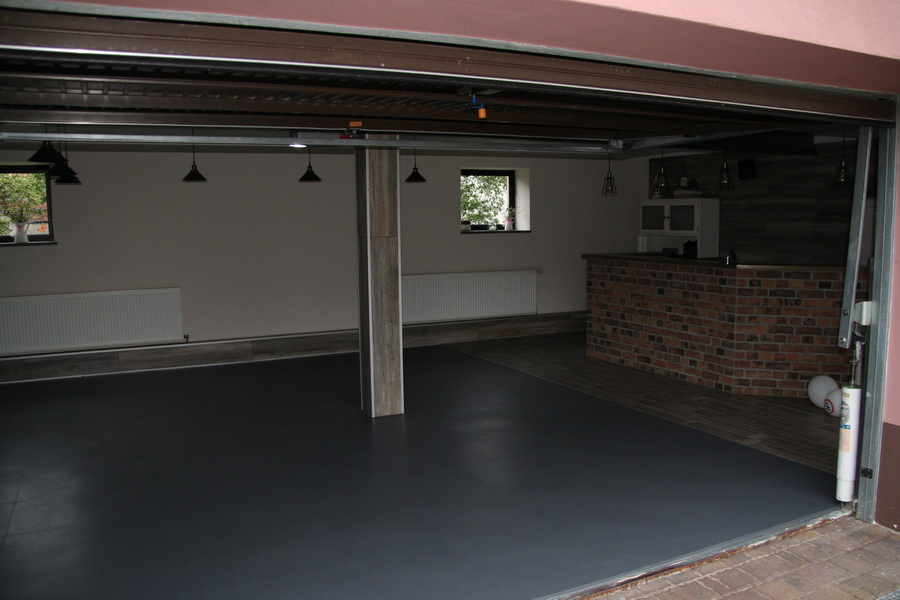 Pvc Garage Floor With Click System Of Tiles Pvc Flooring For The