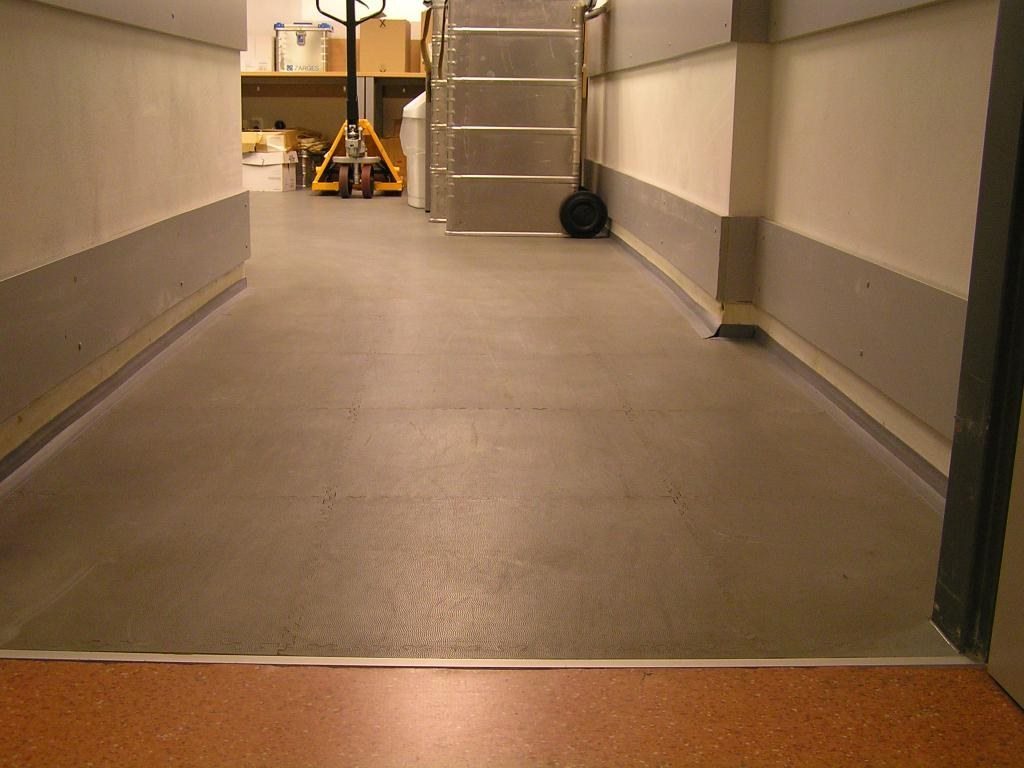 PVC industrial flooring jointlessly laid as industrial floor covering -  Jäger-Plastik